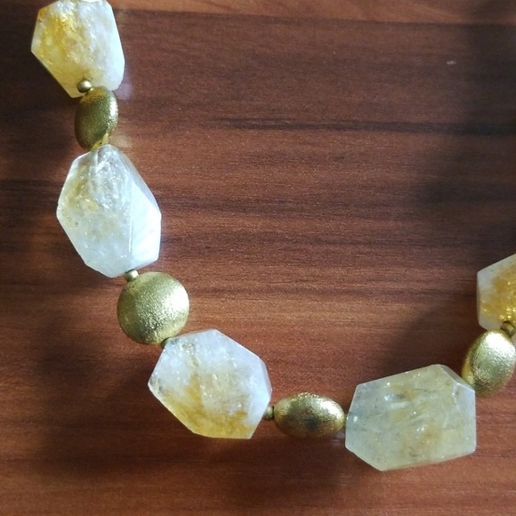 Gold toned stone necklace - Picture 2 of 2